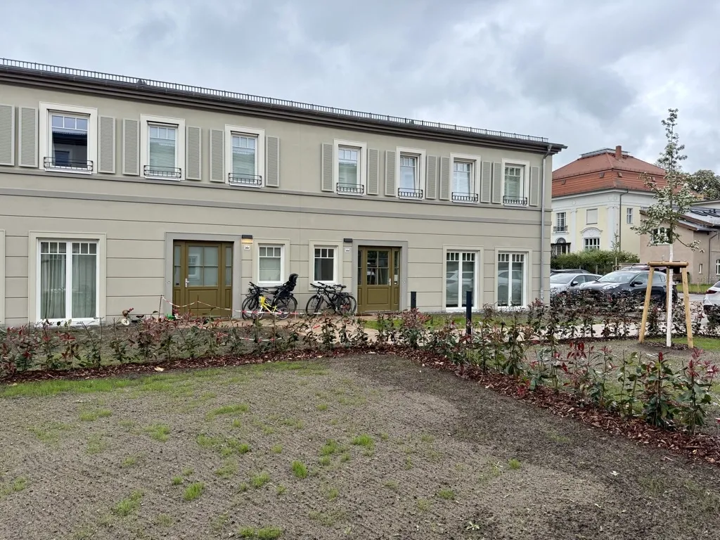 Denkmalgerecht saniertes Bestandsgebäude der ehemaligen Garde-Ulanen-Kaserne im Quartier TIAMO Potsdam
